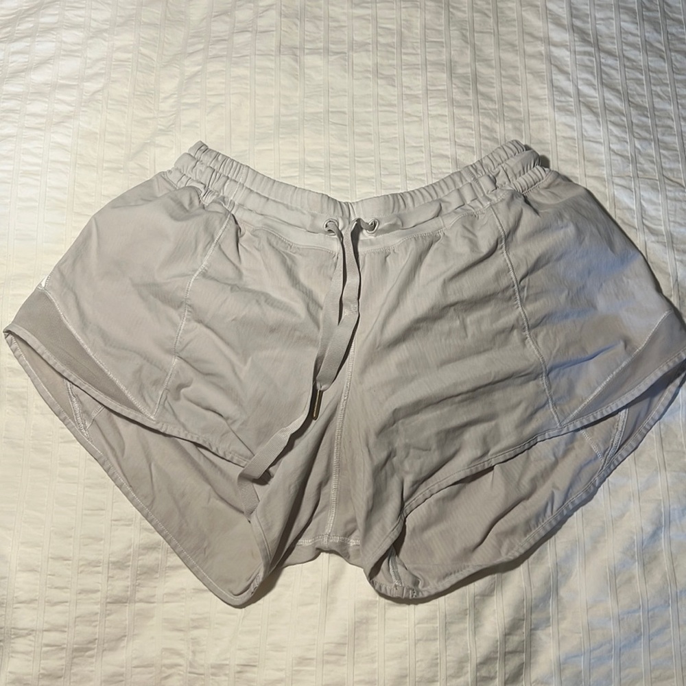lululemon Hotty Hot Short 4”